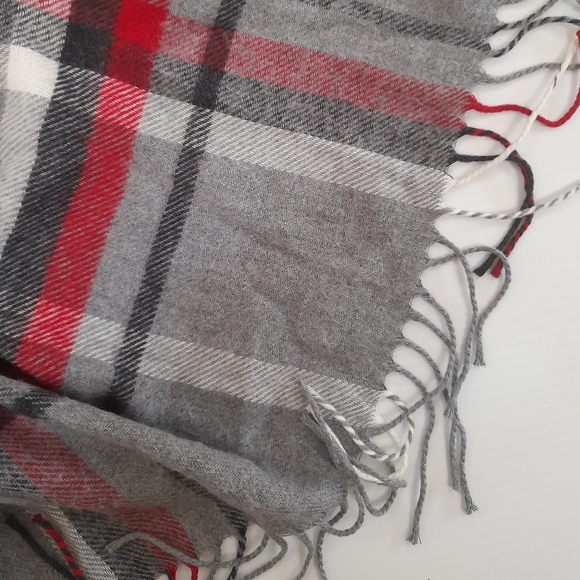 🇮🇹 L' Accessorio Italiano Made in Italy Gray Plaid Winter Scarf - Picture 8 of 10